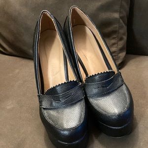 Chase&Chloe black platform shoes